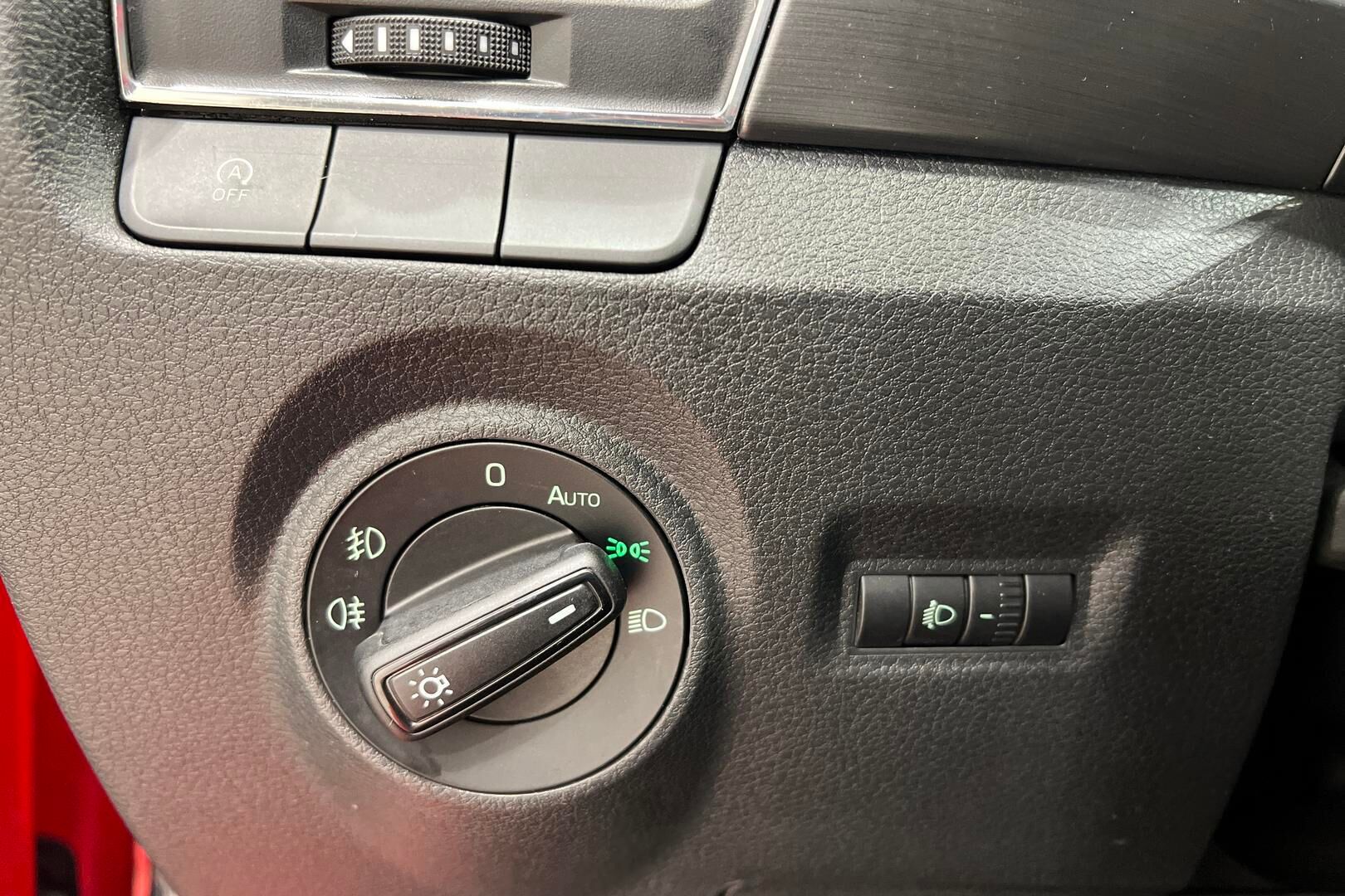 Skoda Fabia iso kuva 11