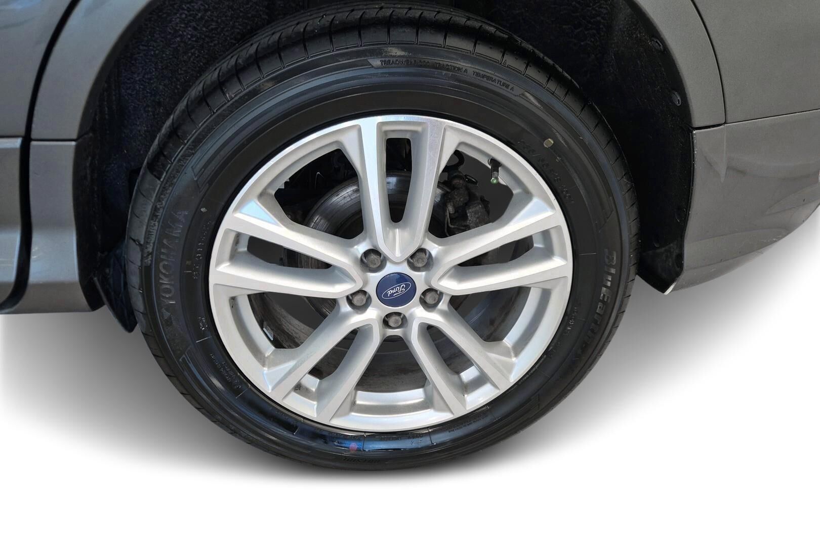 Ford Kuga iso kuva 13