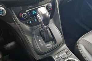 Ford Kuga esikatselu 17