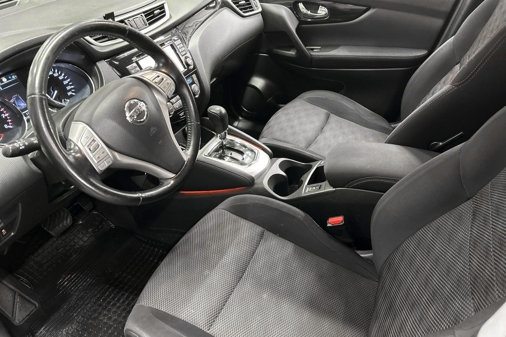 Nissan Qashqai iso kuva 10