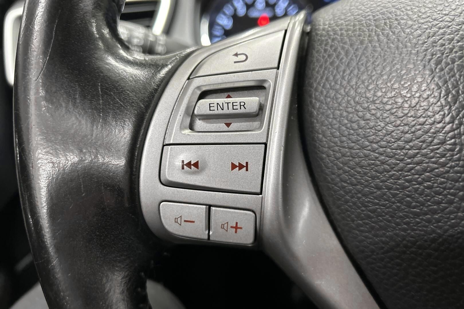 Nissan Qashqai iso kuva 16