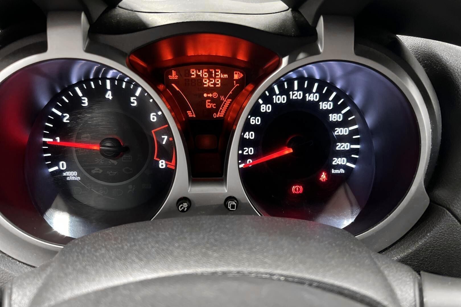 Nissan Juke iso kuva 14