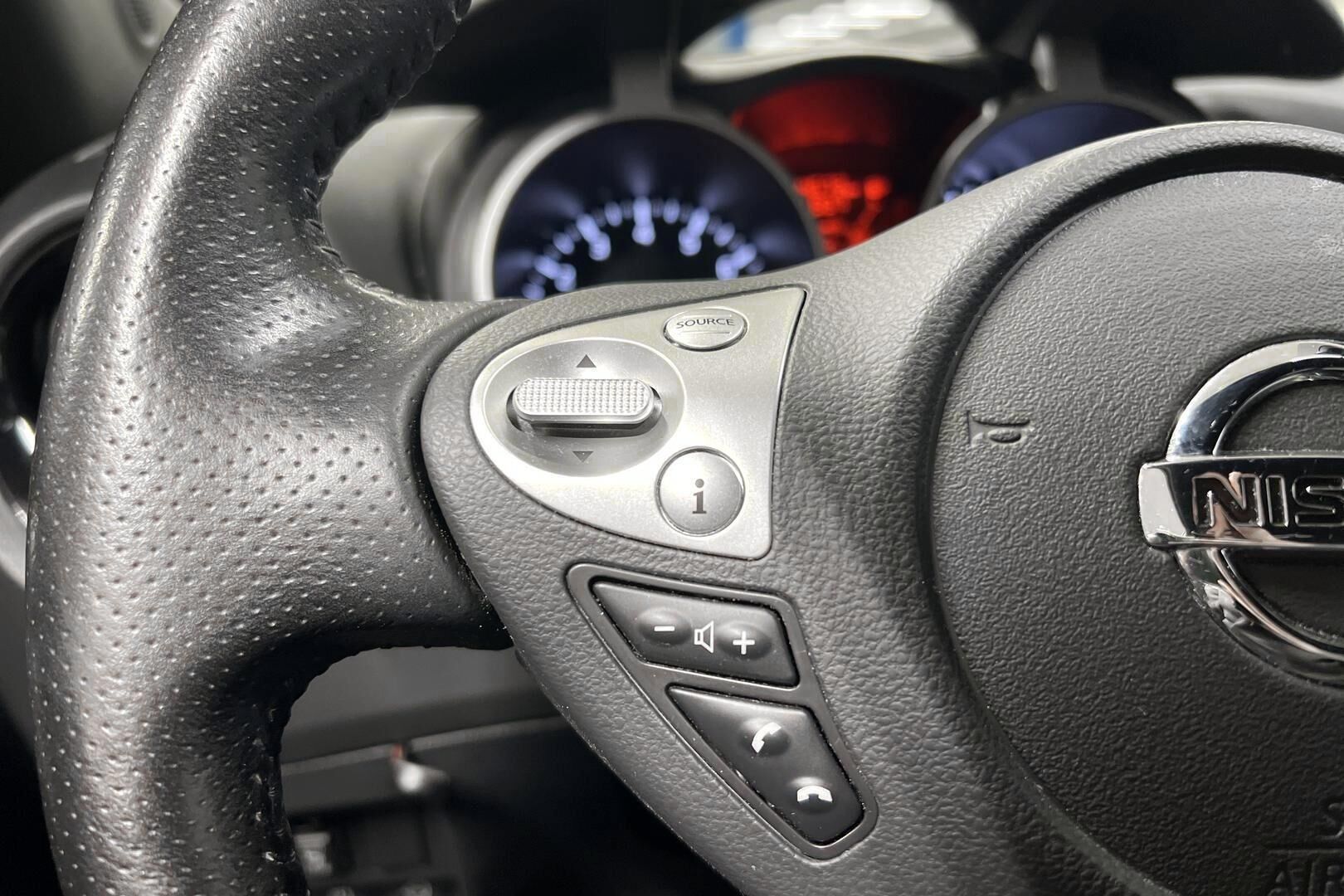 Nissan Juke iso kuva 16