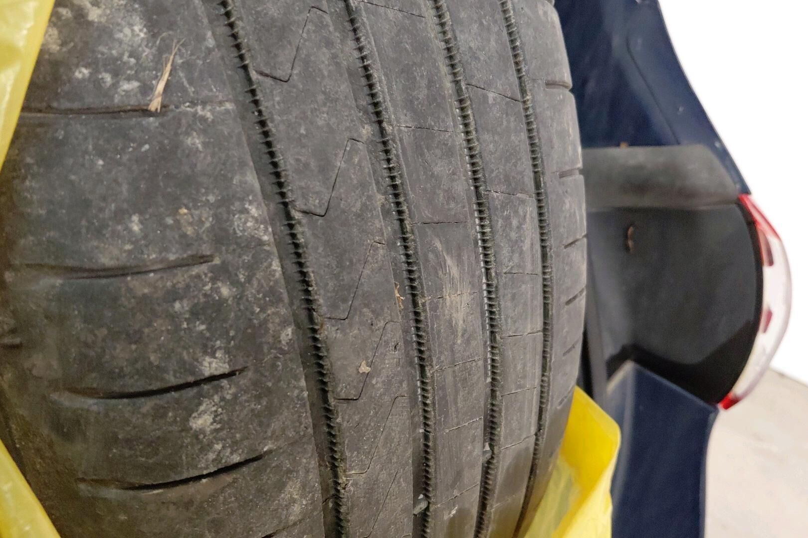 Ford S-Max iso kuva 13