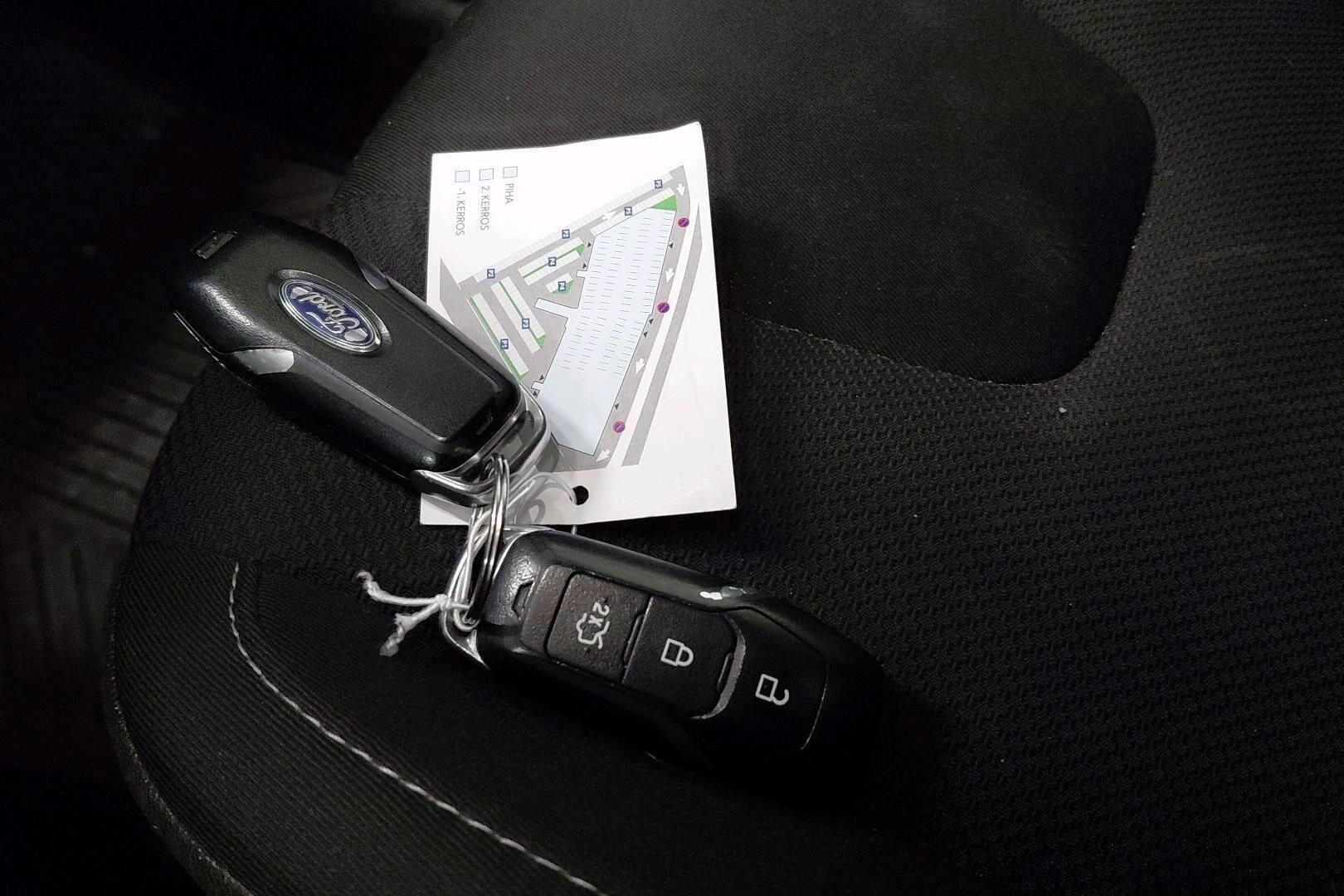 Ford S-Max iso kuva 42