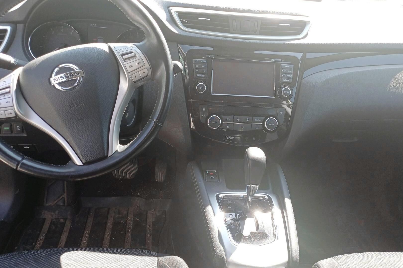 Nissan Qashqai iso kuva 10