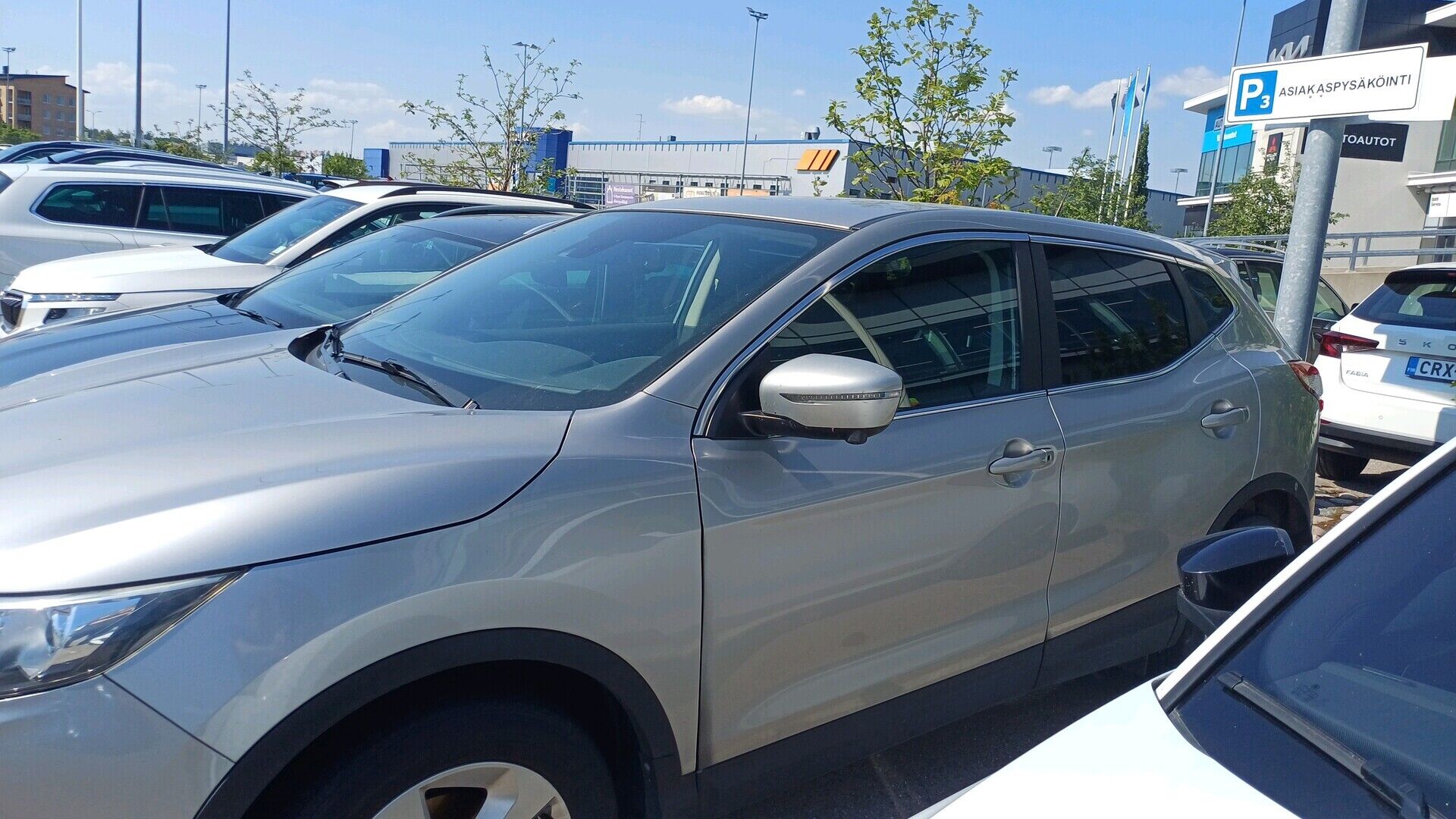 Nissan Qashqai iso kuva 7