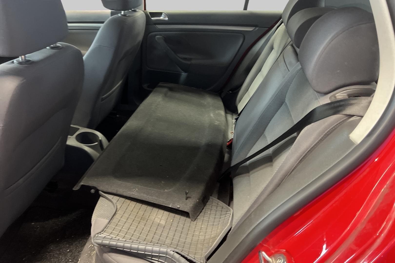 Volkswagen Golf iso kuva 10