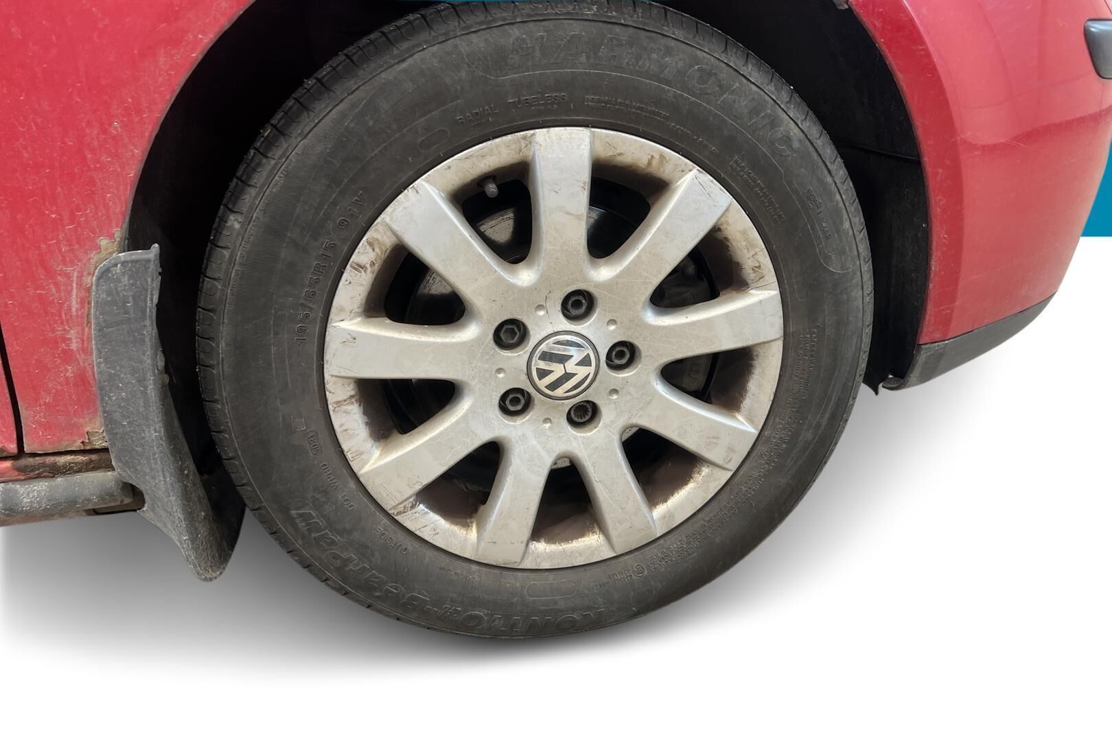 Volkswagen Golf iso kuva 13