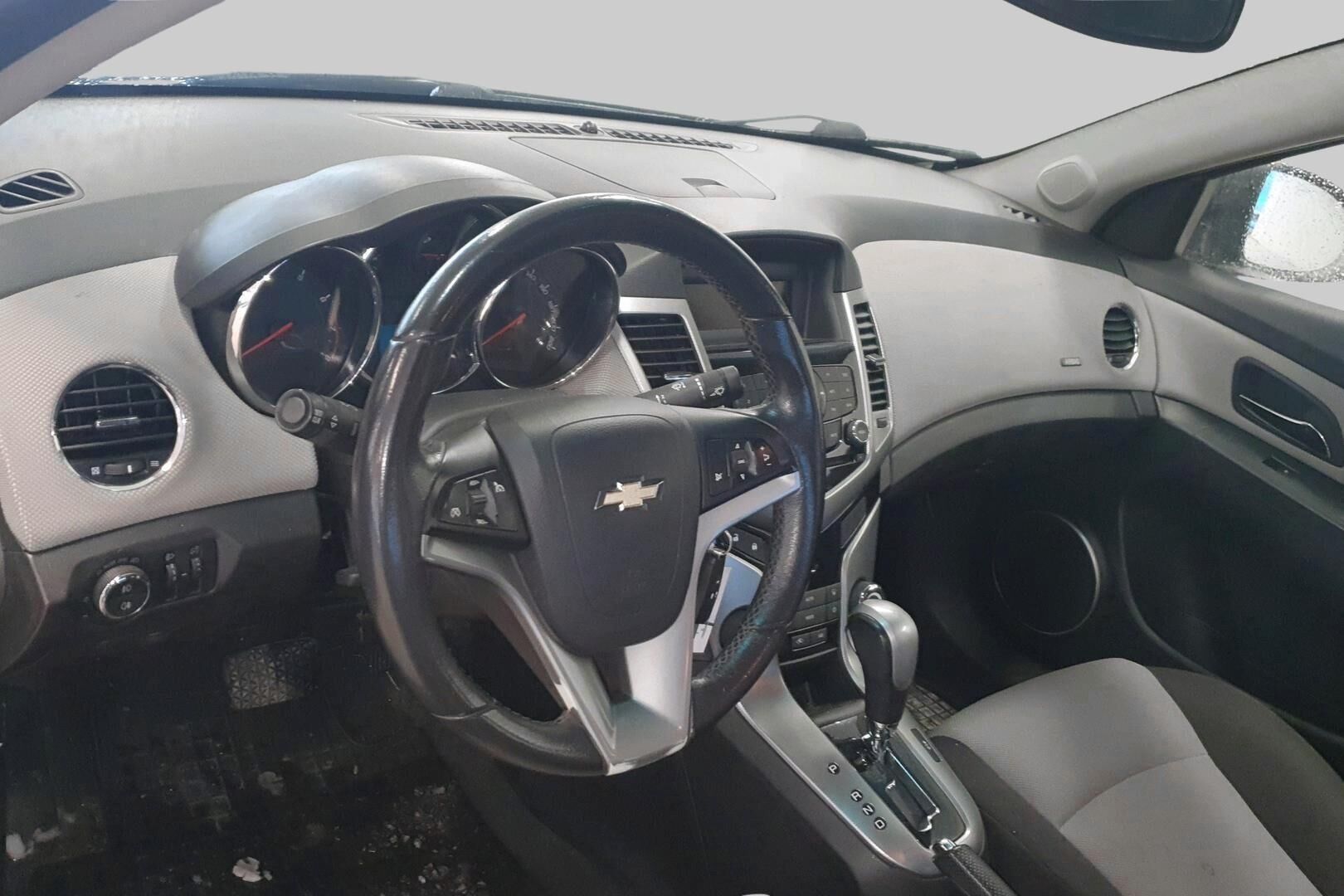 Chevrolet Cruze iso kuva 1