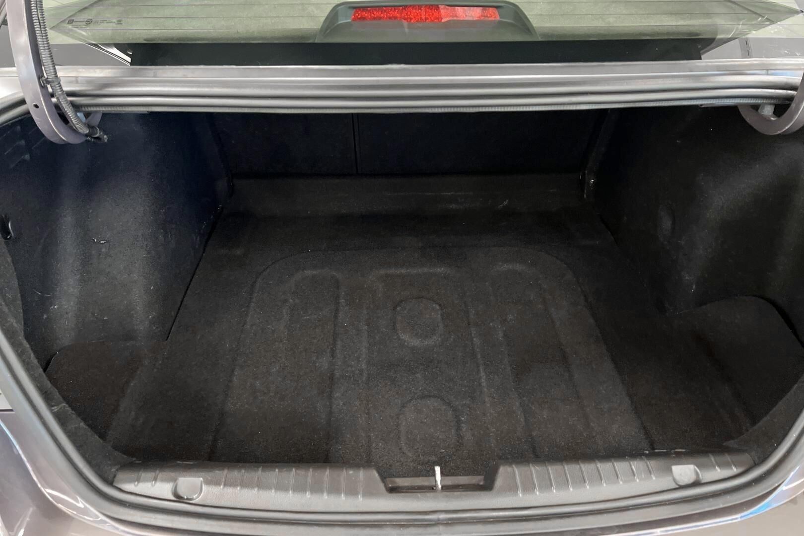 Chevrolet Cruze iso kuva 20