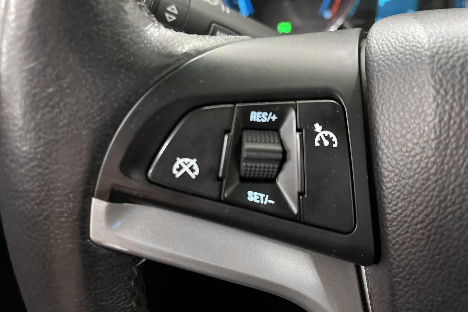 Chevrolet Cruze iso kuva 21