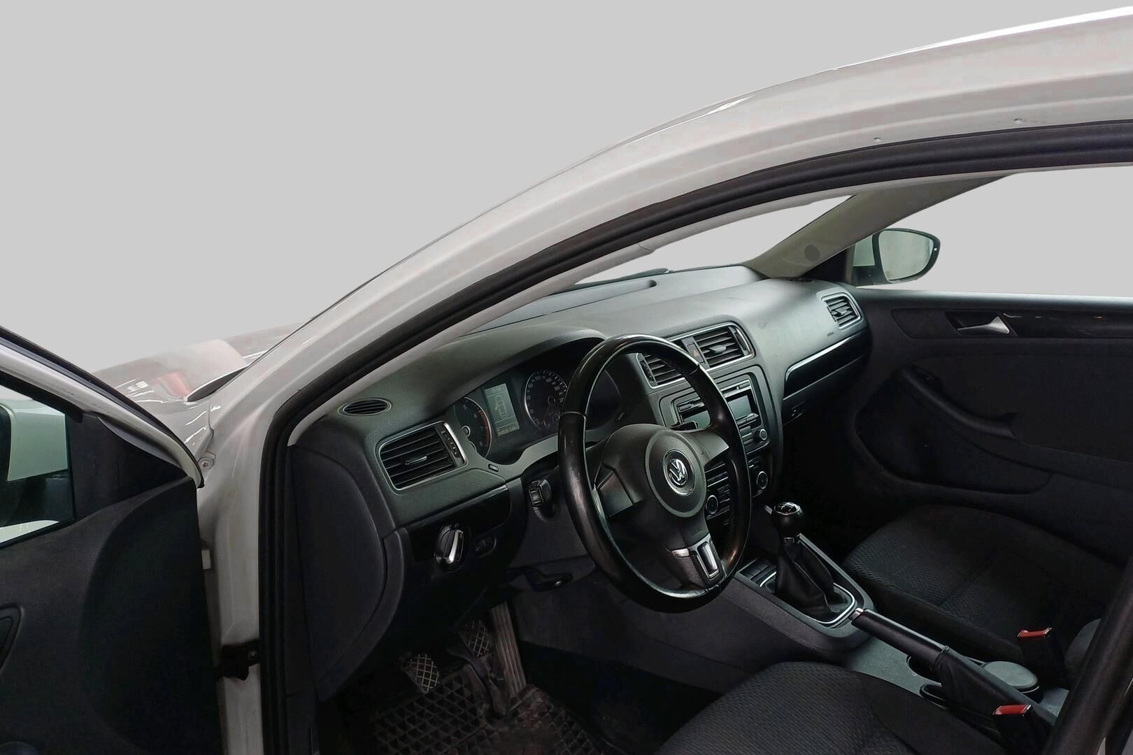 Volkswagen Jetta iso kuva 1