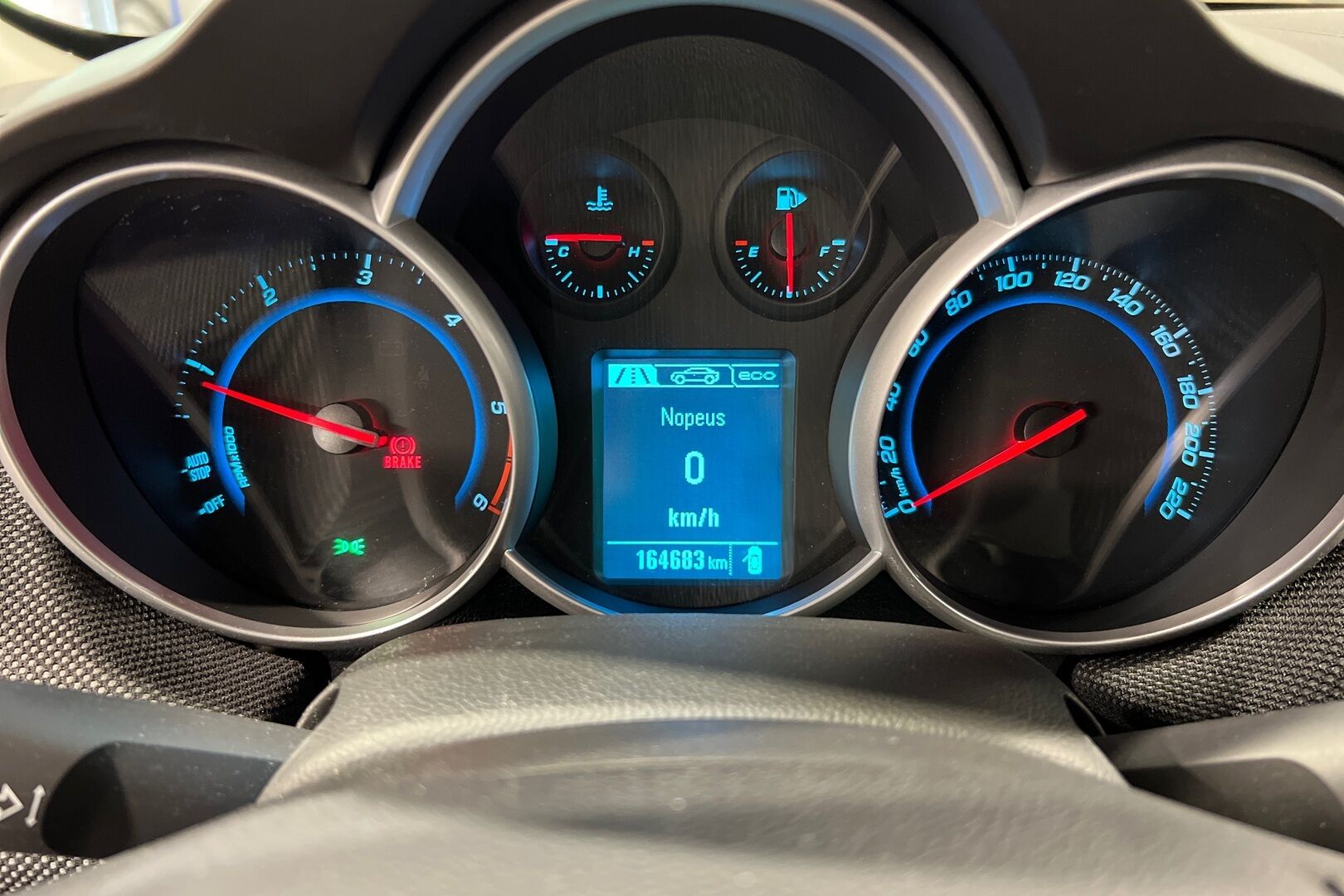 Chevrolet Cruze iso kuva 14
