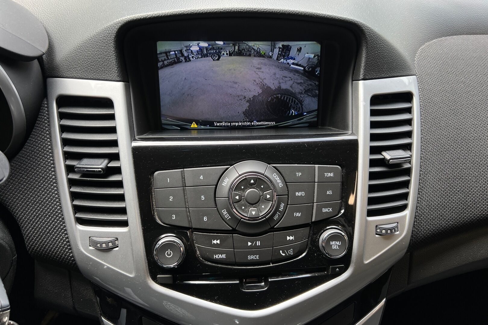 Chevrolet Cruze iso kuva 15