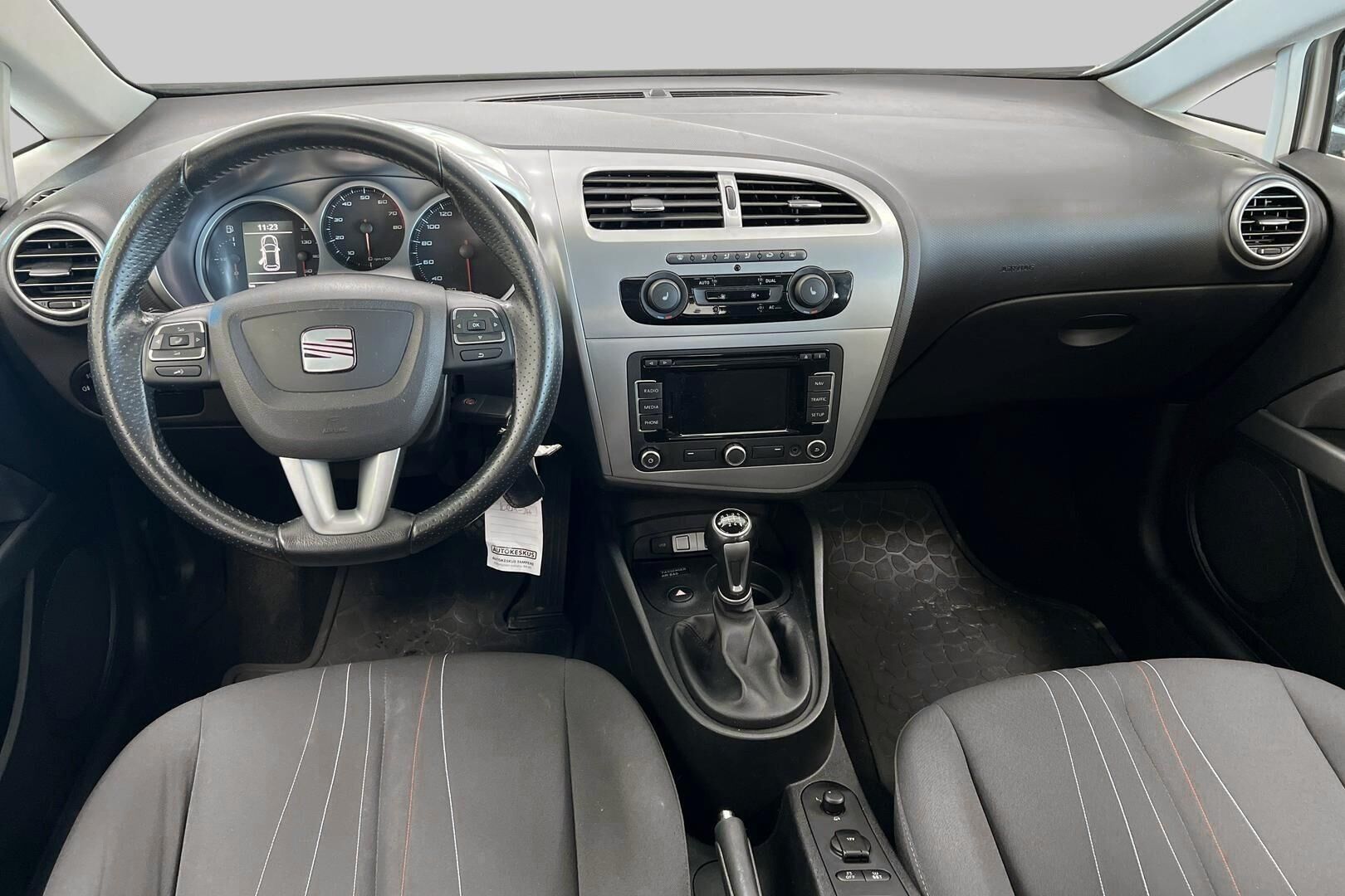Seat Leon iso kuva 11