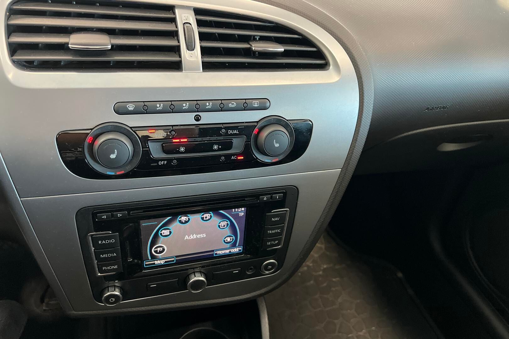 Seat Leon iso kuva 15