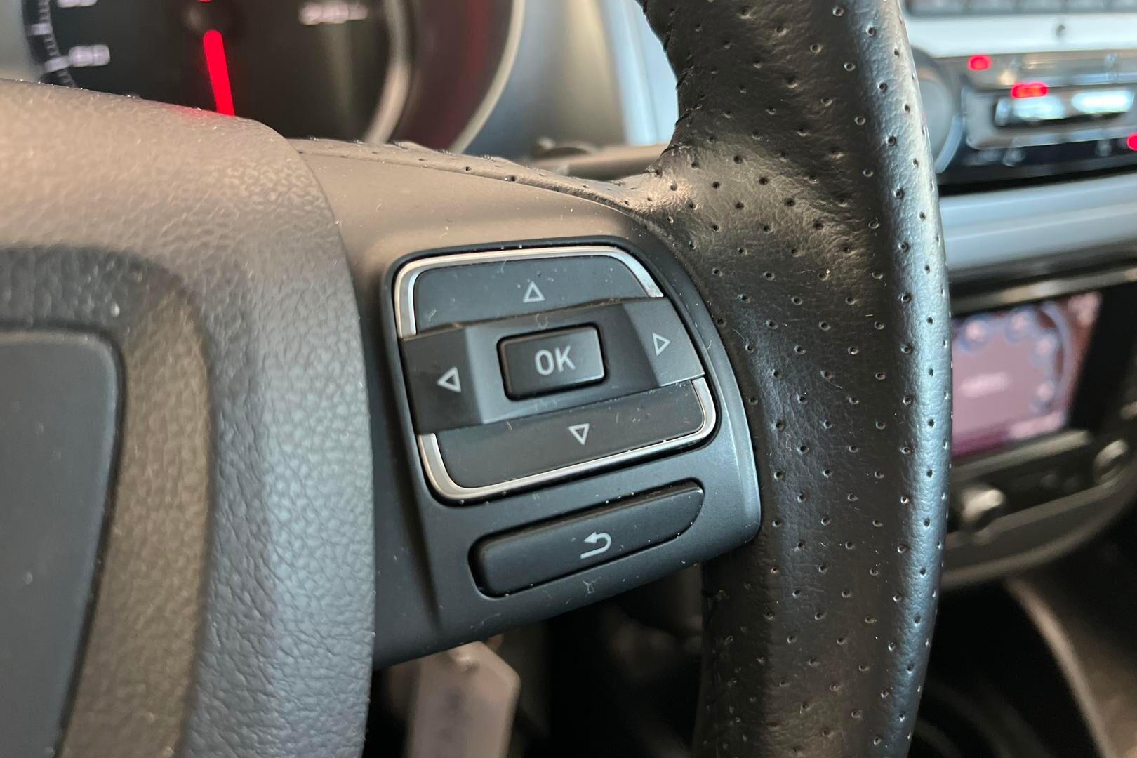 Seat Leon iso kuva 17