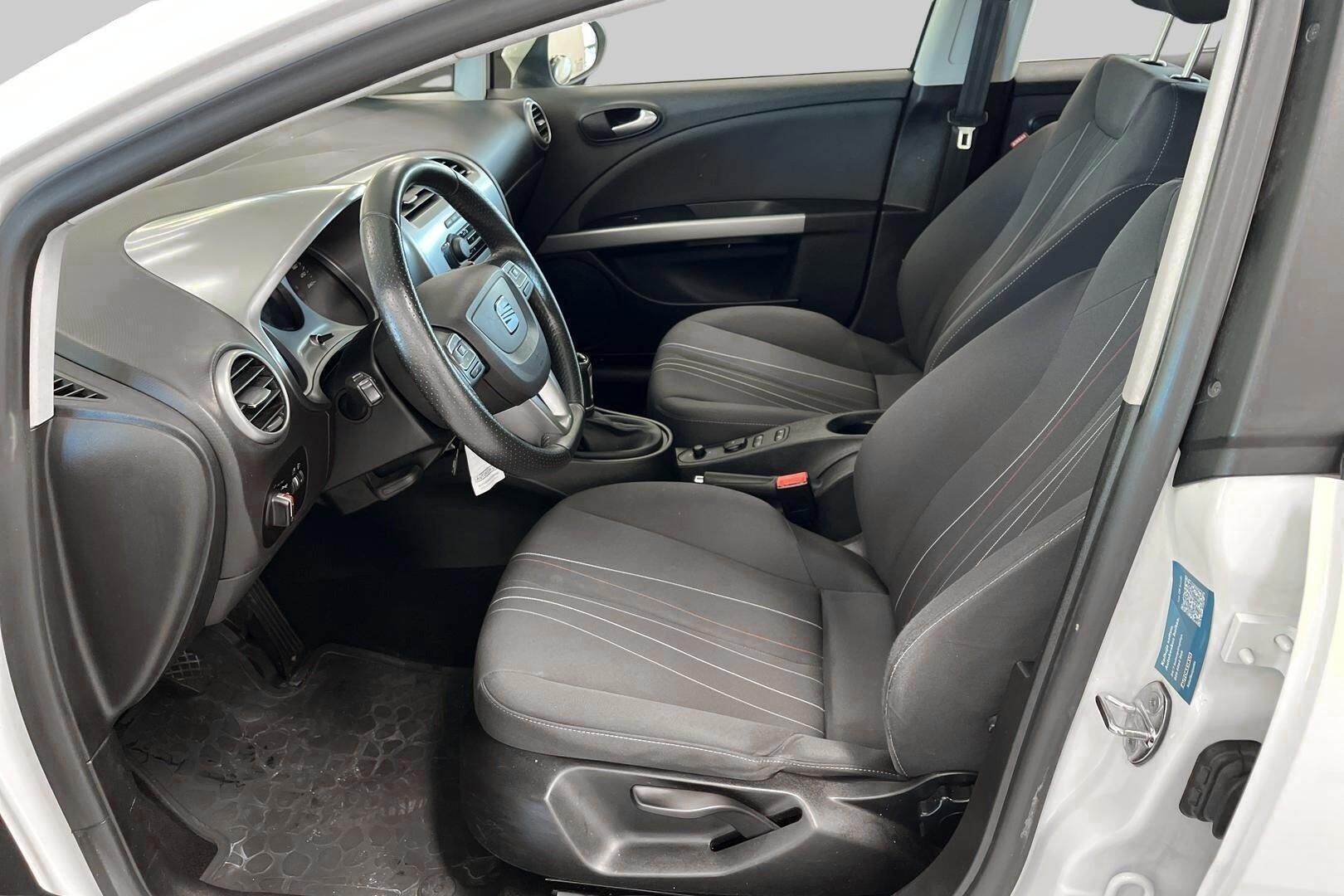 Seat Leon iso kuva 9