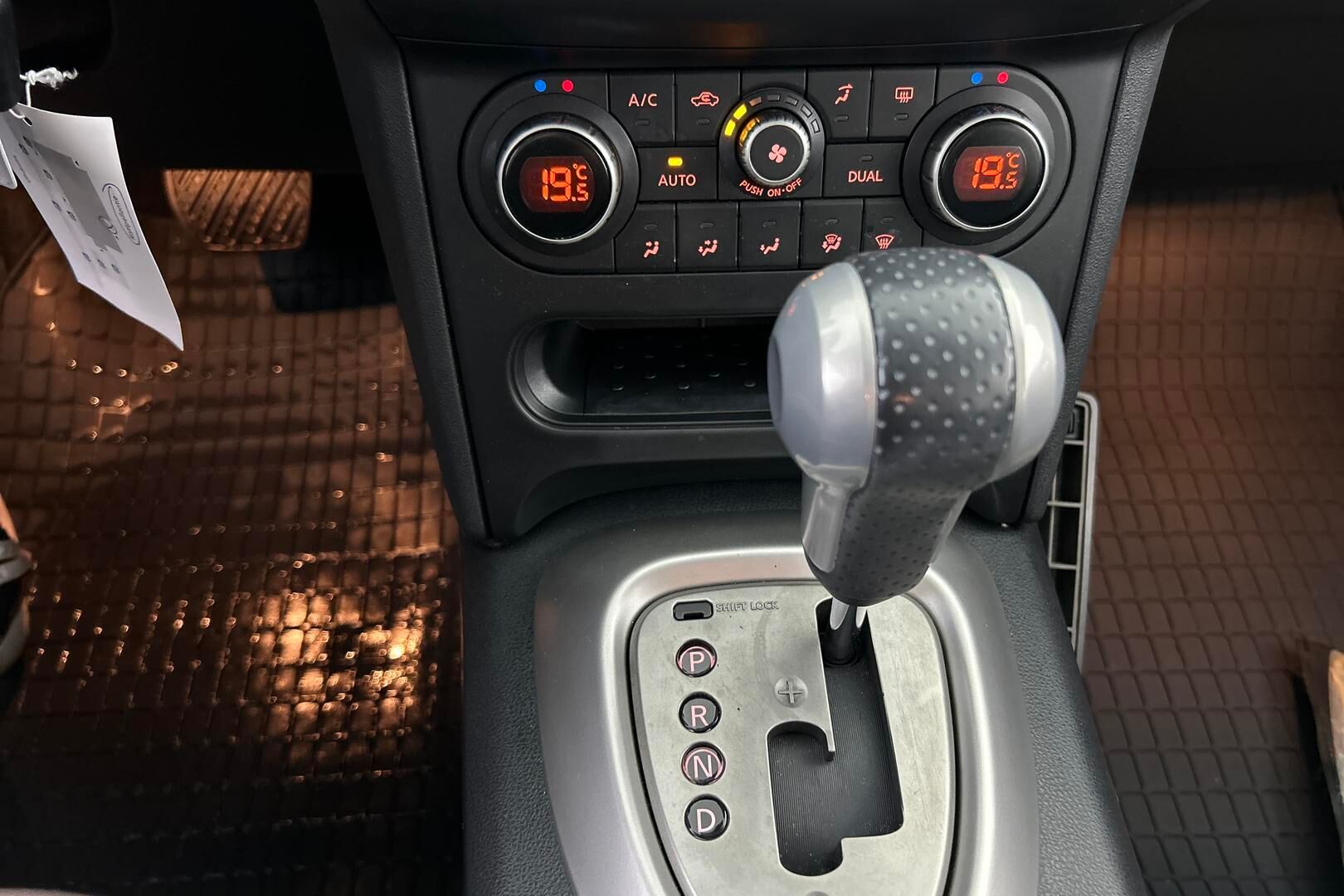Nissan Qashqai iso kuva 15
