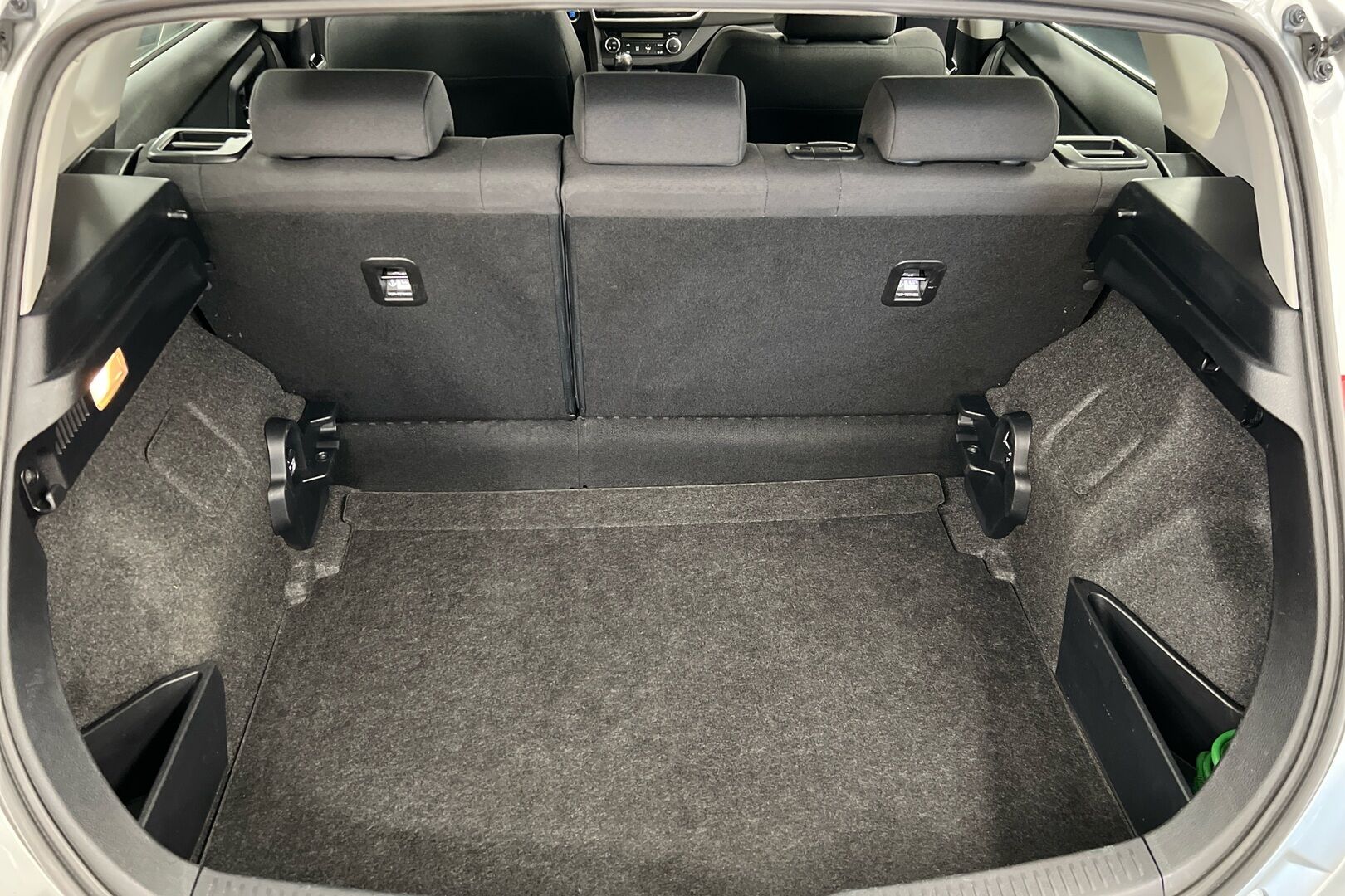 Toyota Auris iso kuva 9