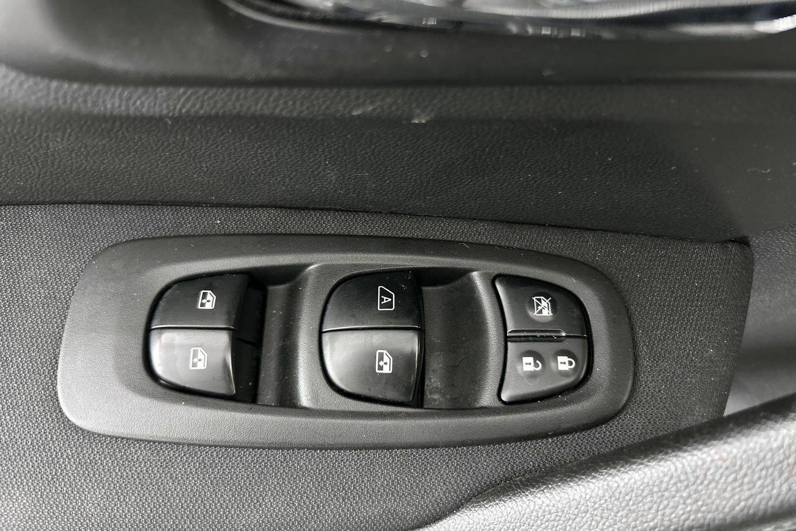 Renault Kadjar iso kuva 11