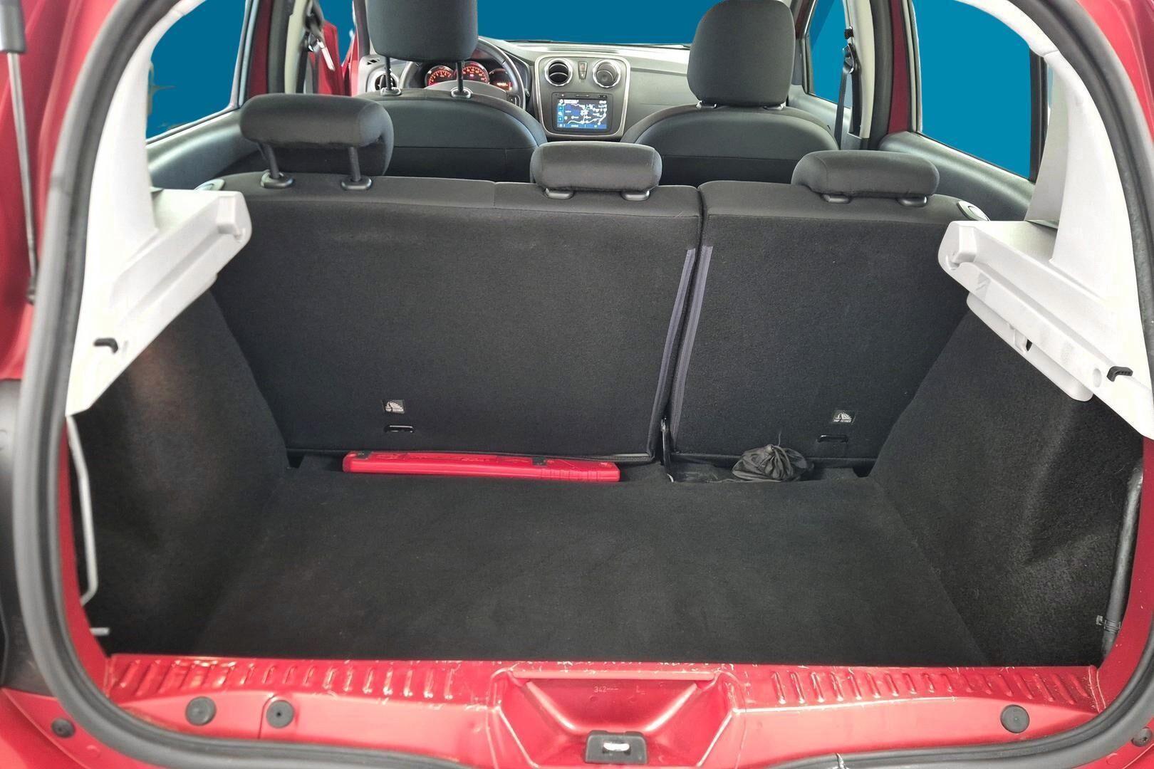 Dacia Sandero iso kuva 10