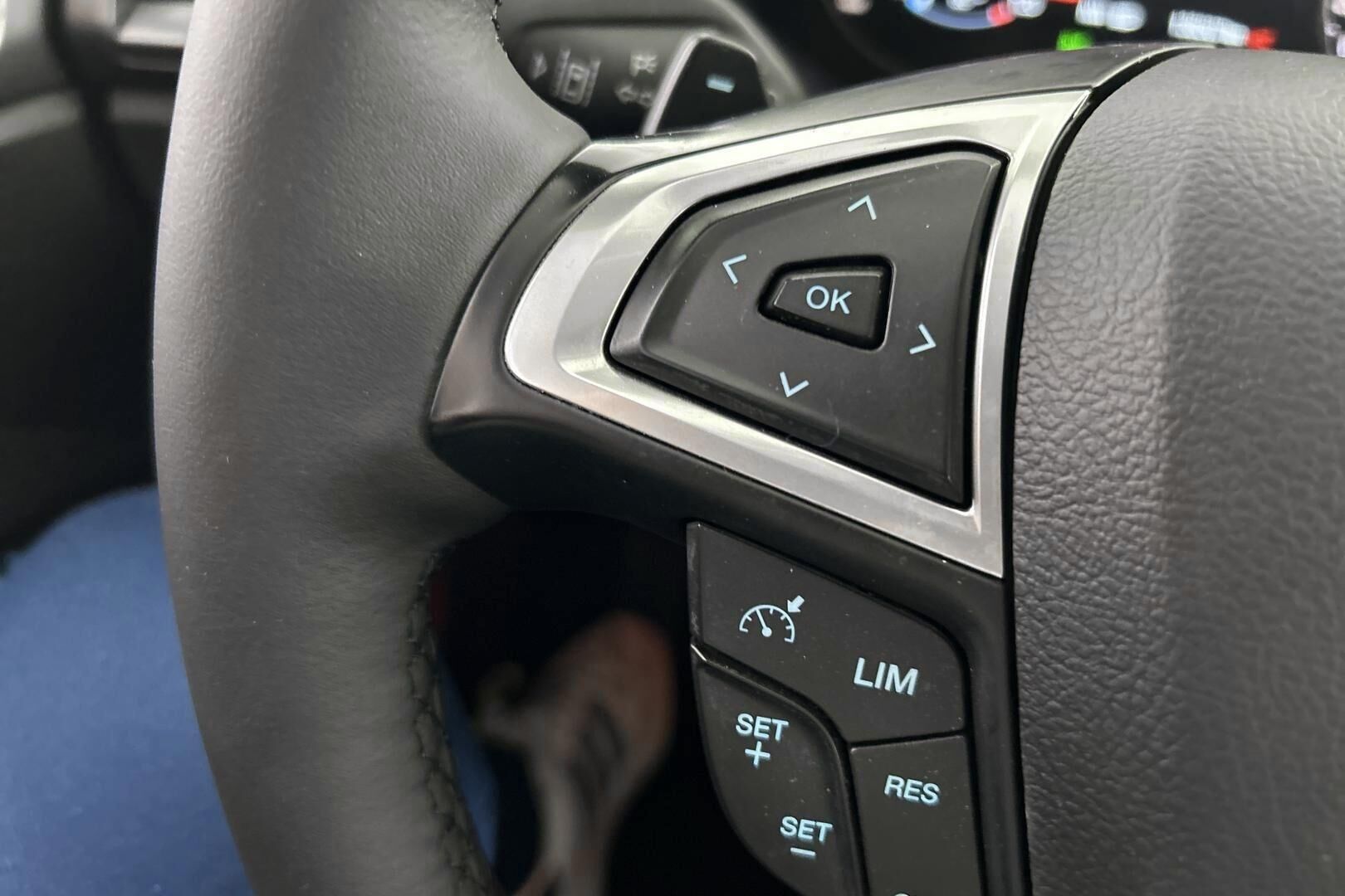 Ford Mondeo iso kuva 21