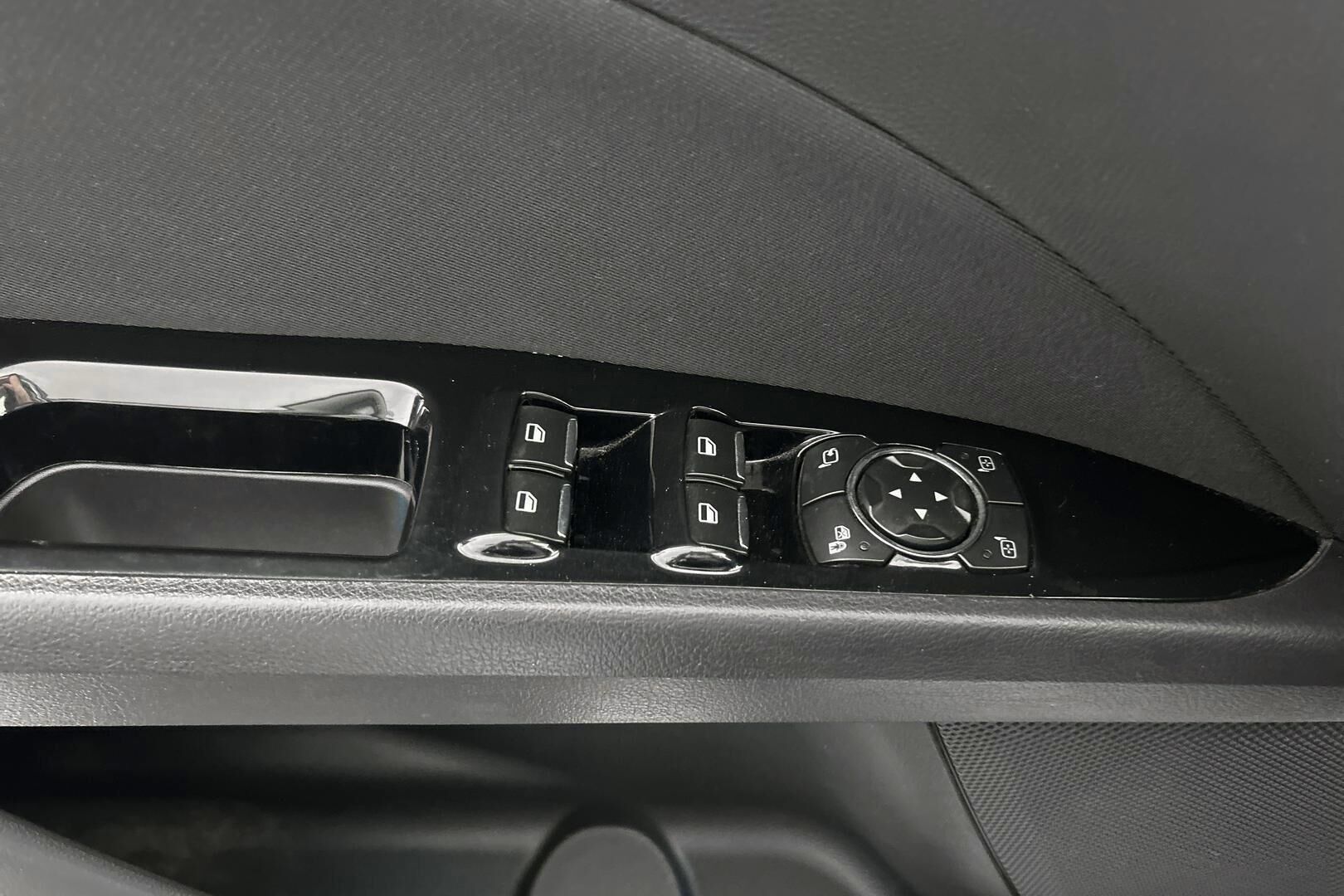 Ford Mondeo iso kuva 23
