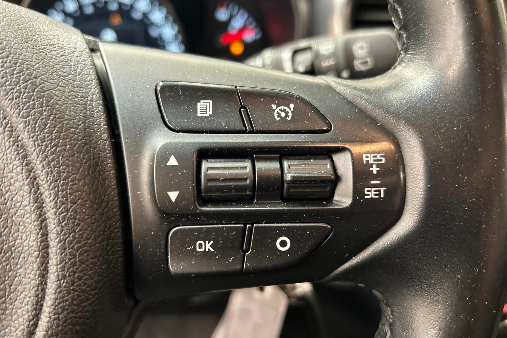 Kia Sorento iso kuva 13