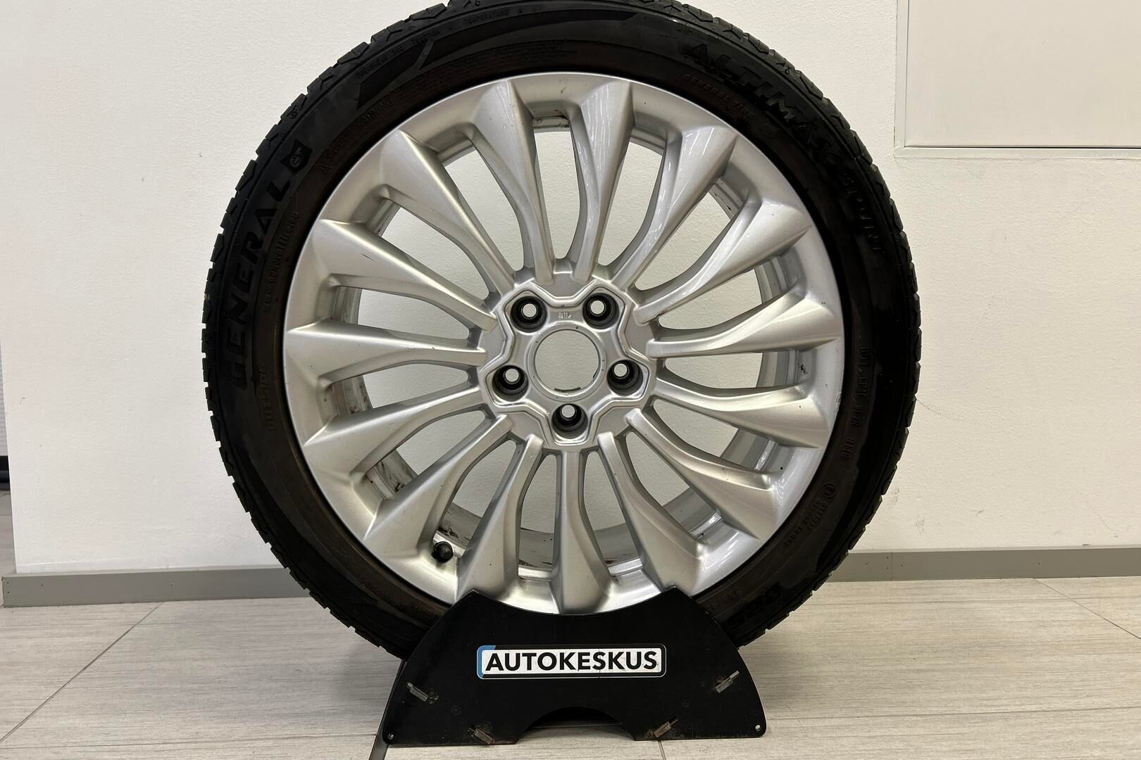 Fiat 500X iso kuva 12