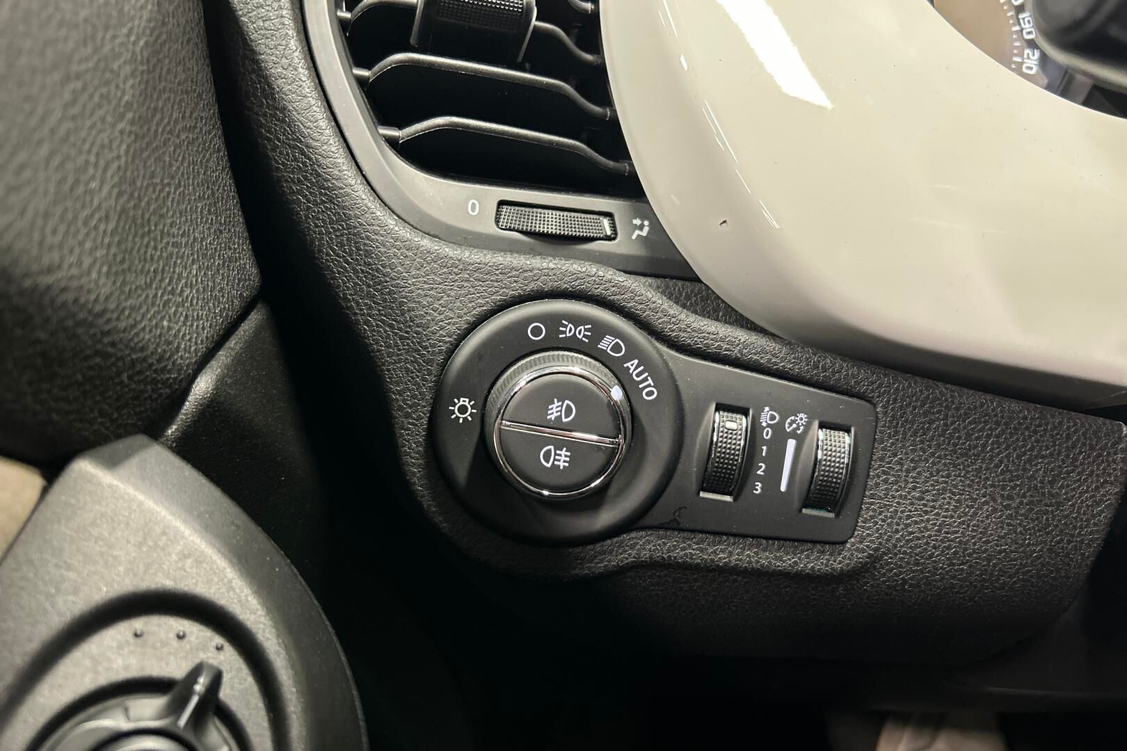 Fiat 500X iso kuva 17