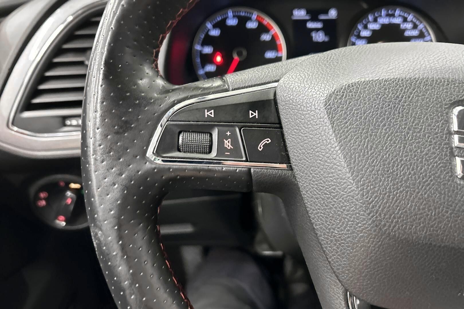 Seat Leon ST iso kuva 11