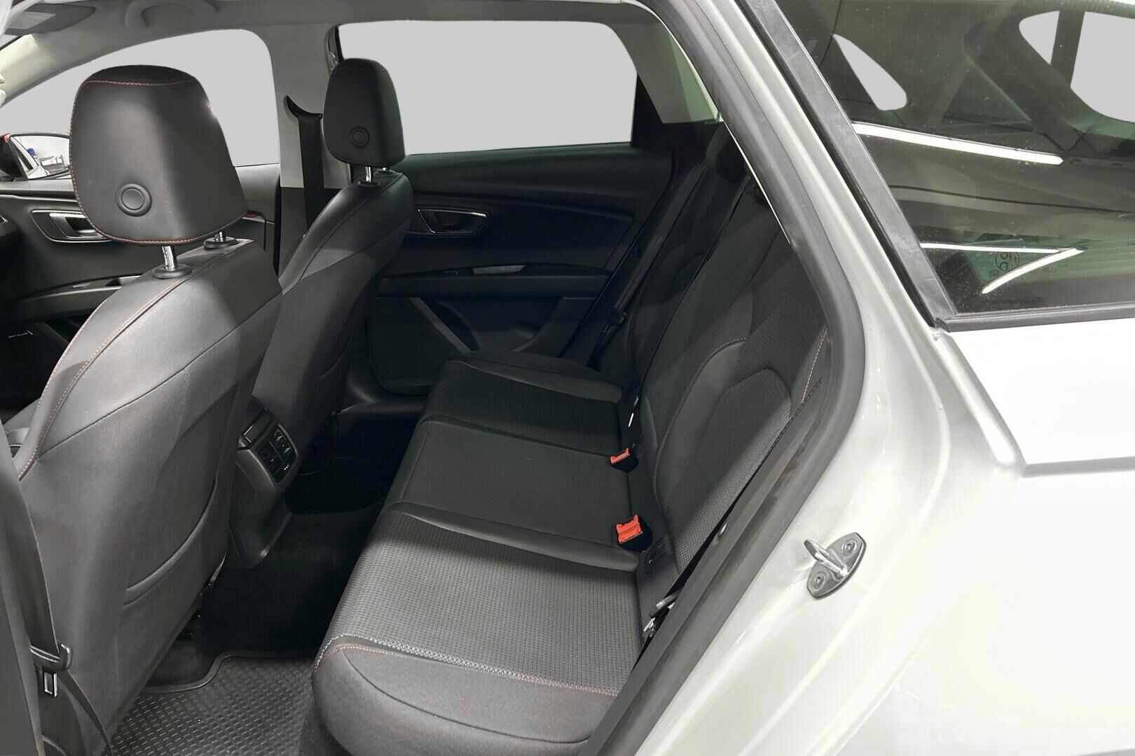 Seat Leon ST iso kuva 18