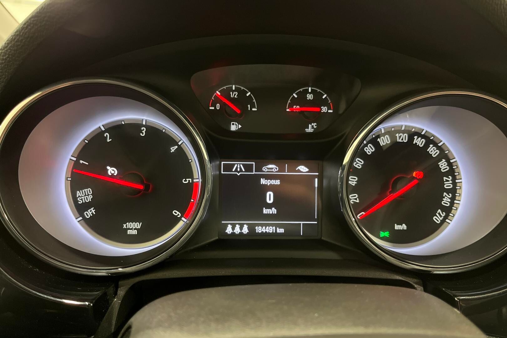 Opel Astra iso kuva 12