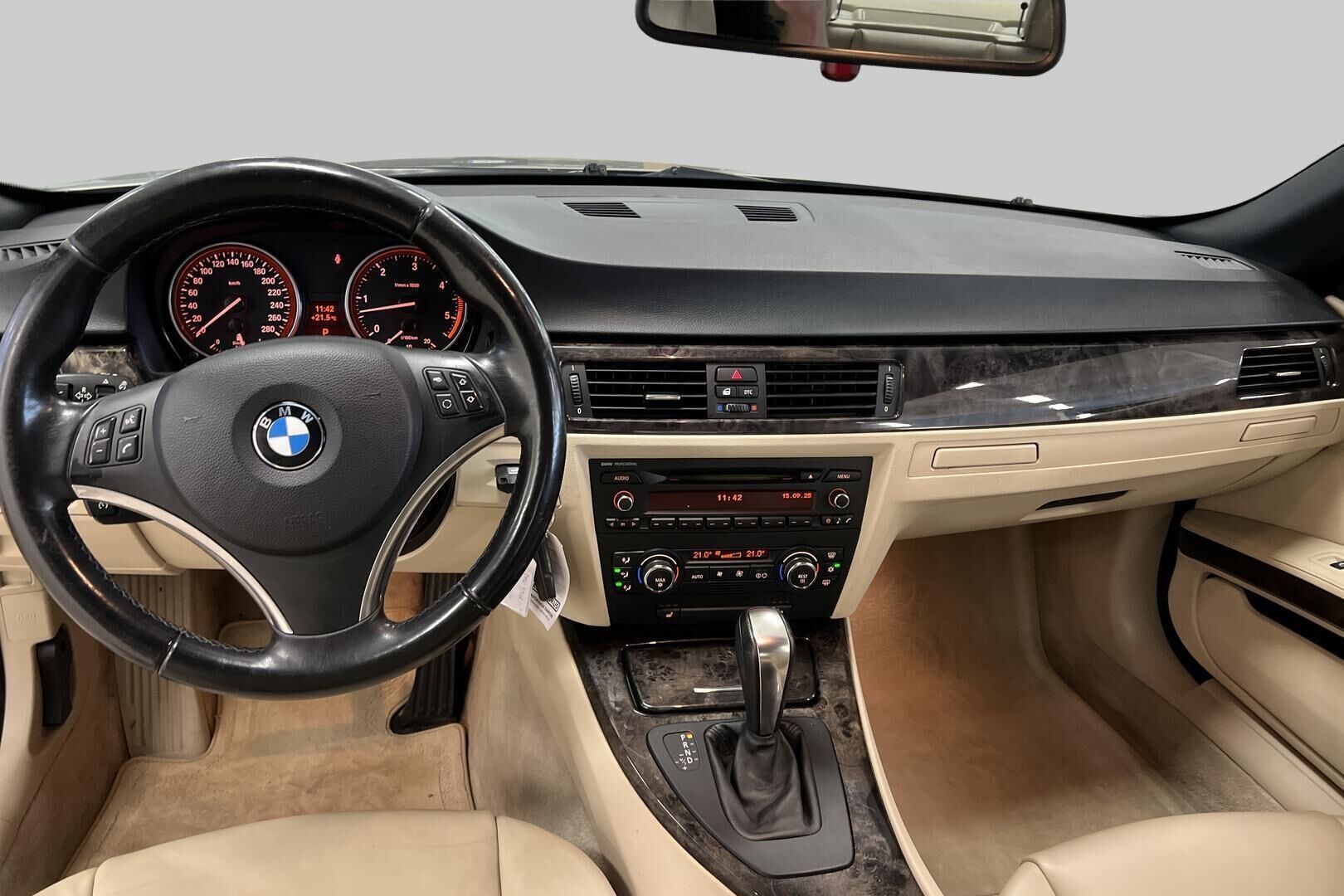 BMW 3-sarja iso kuva 11