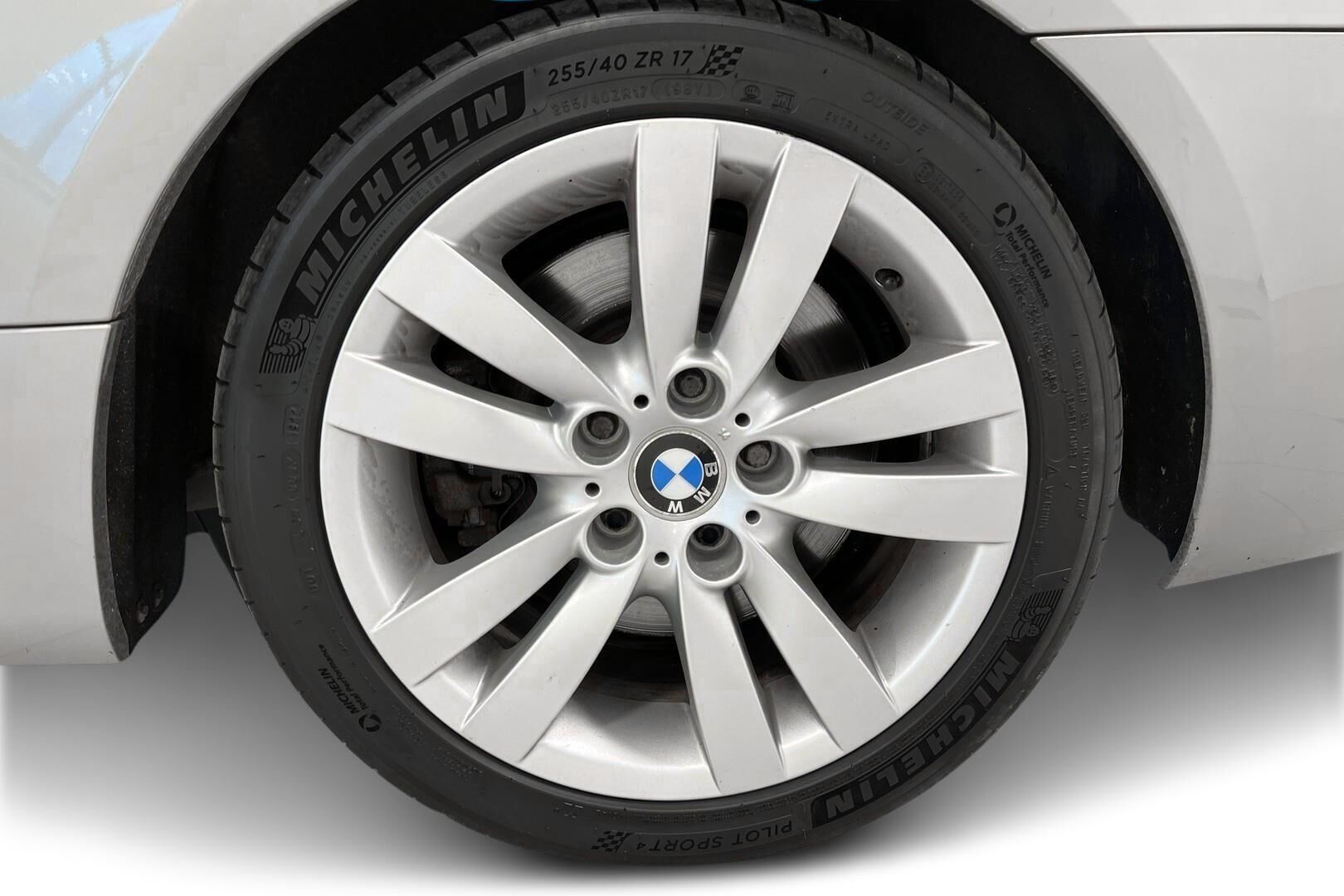 BMW 3-sarja iso kuva 13
