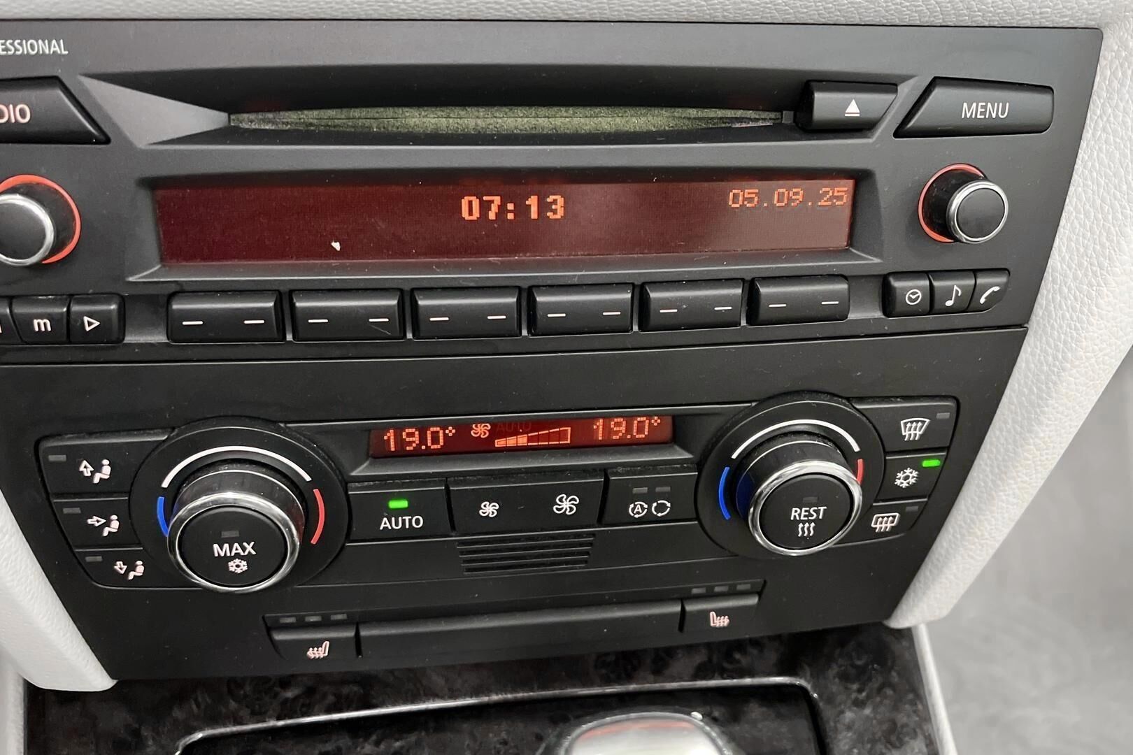 BMW 3-sarja iso kuva 24