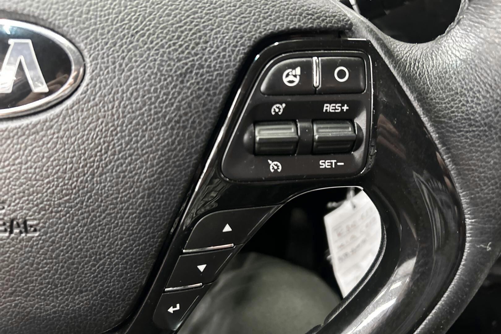 Kia cee'd iso kuva 16