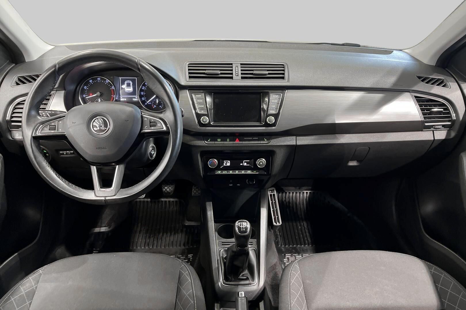 Skoda Fabia iso kuva 11