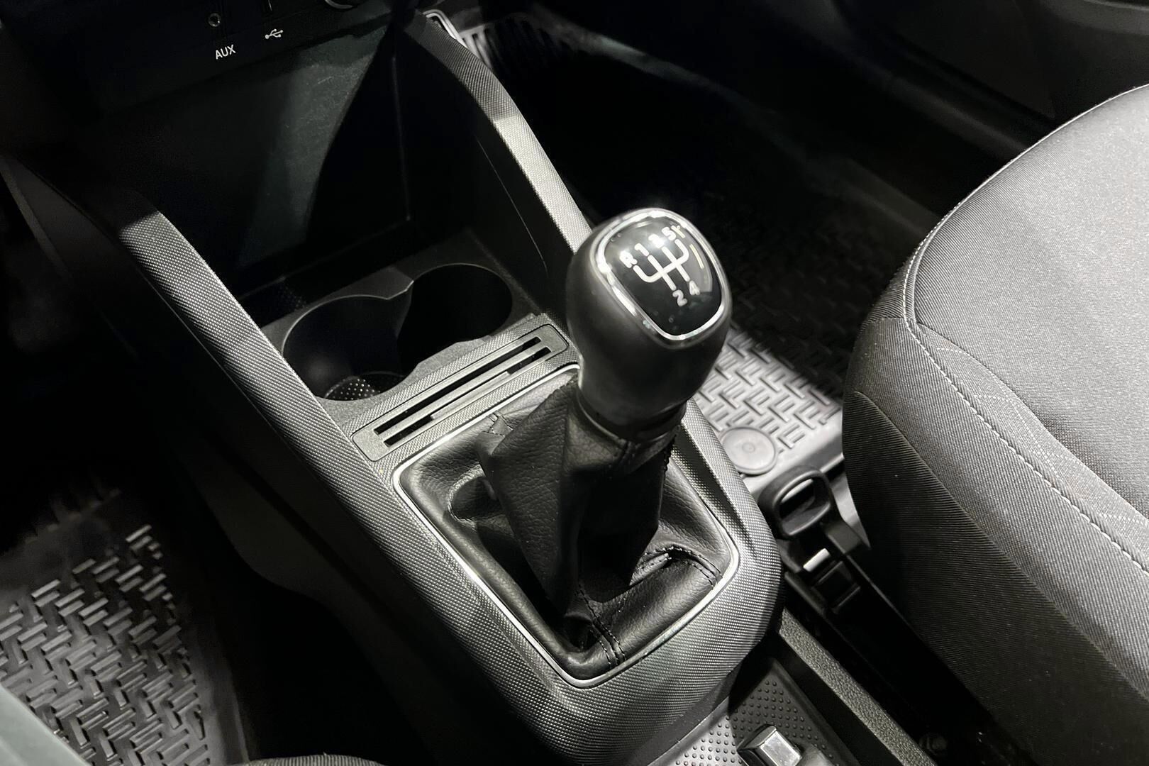 Skoda Fabia iso kuva 18
