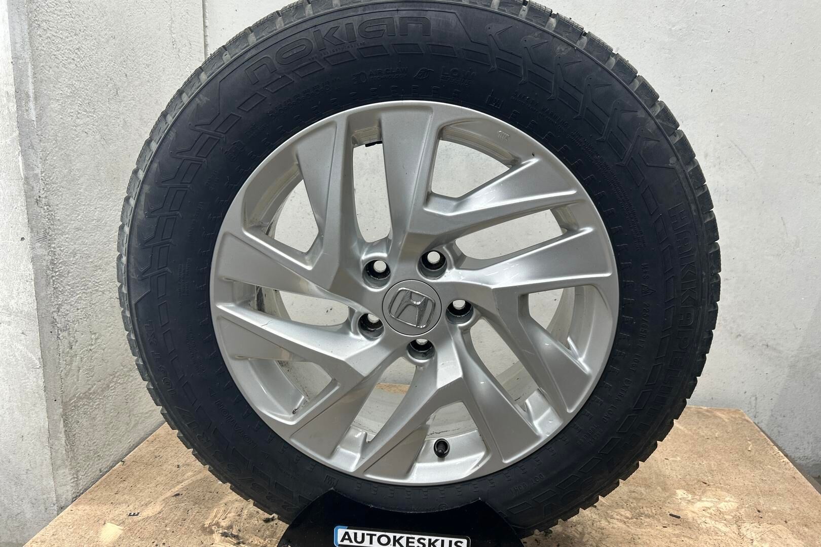 Honda CR-V iso kuva 8