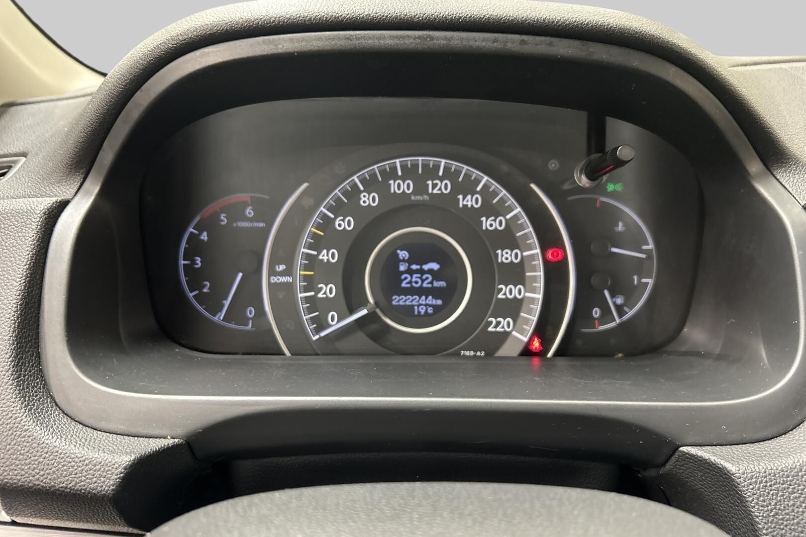 Honda CR-V iso kuva 9
