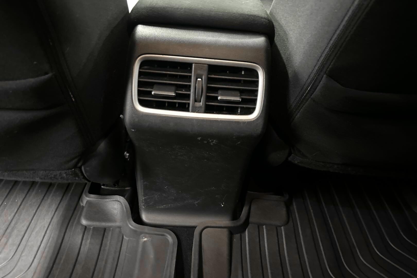 Honda CR-V iso kuva 17