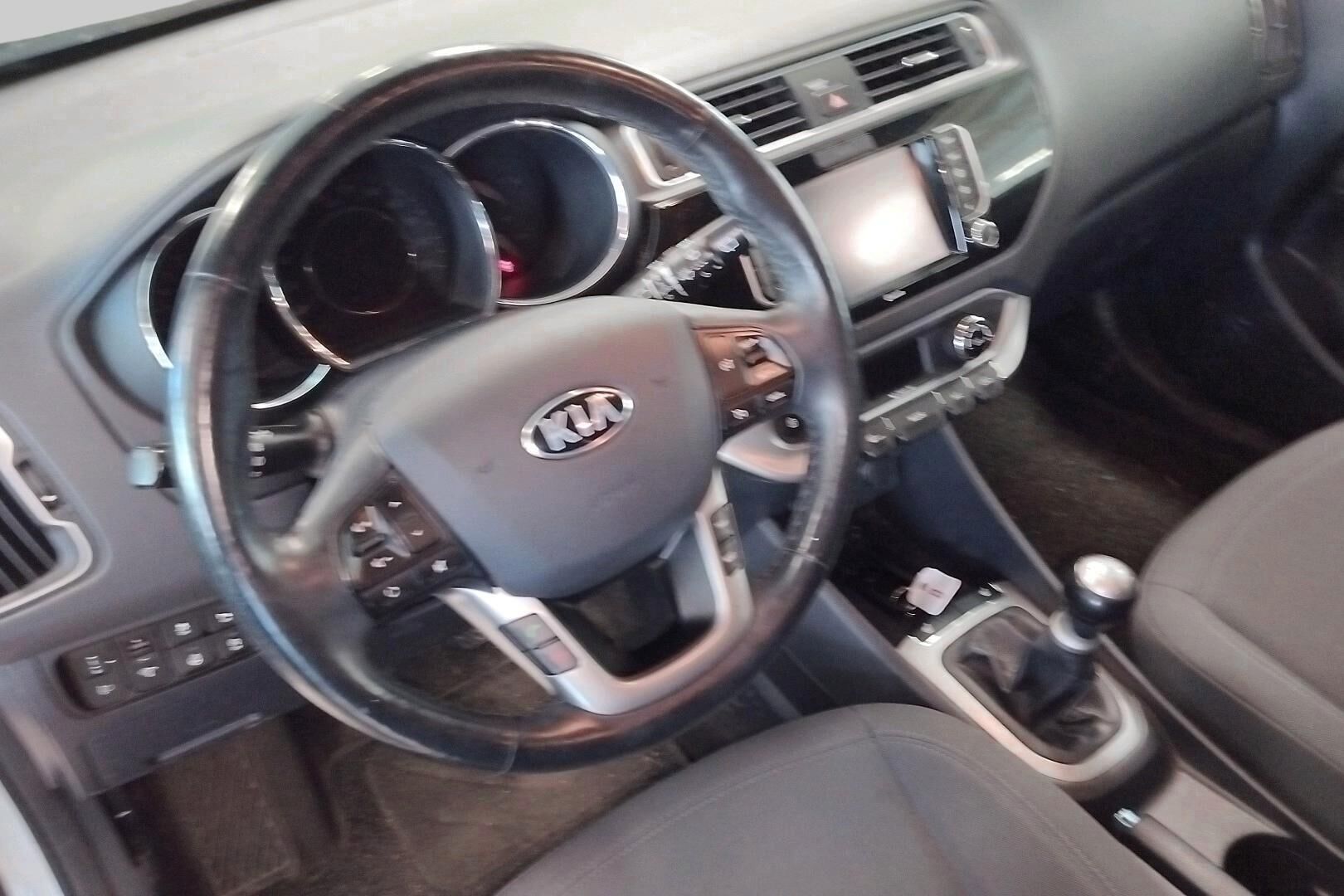 Kia Rio iso kuva 3