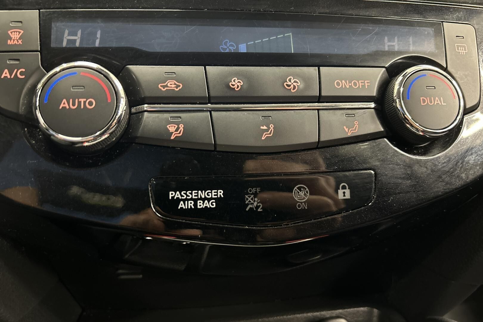 Nissan Qashqai iso kuva 11