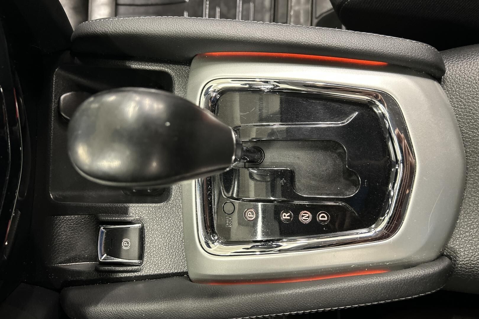 Nissan Qashqai iso kuva 12