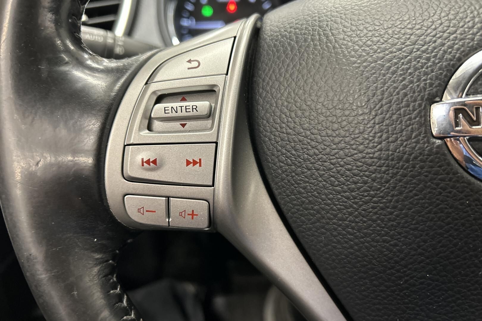 Nissan Qashqai iso kuva 14