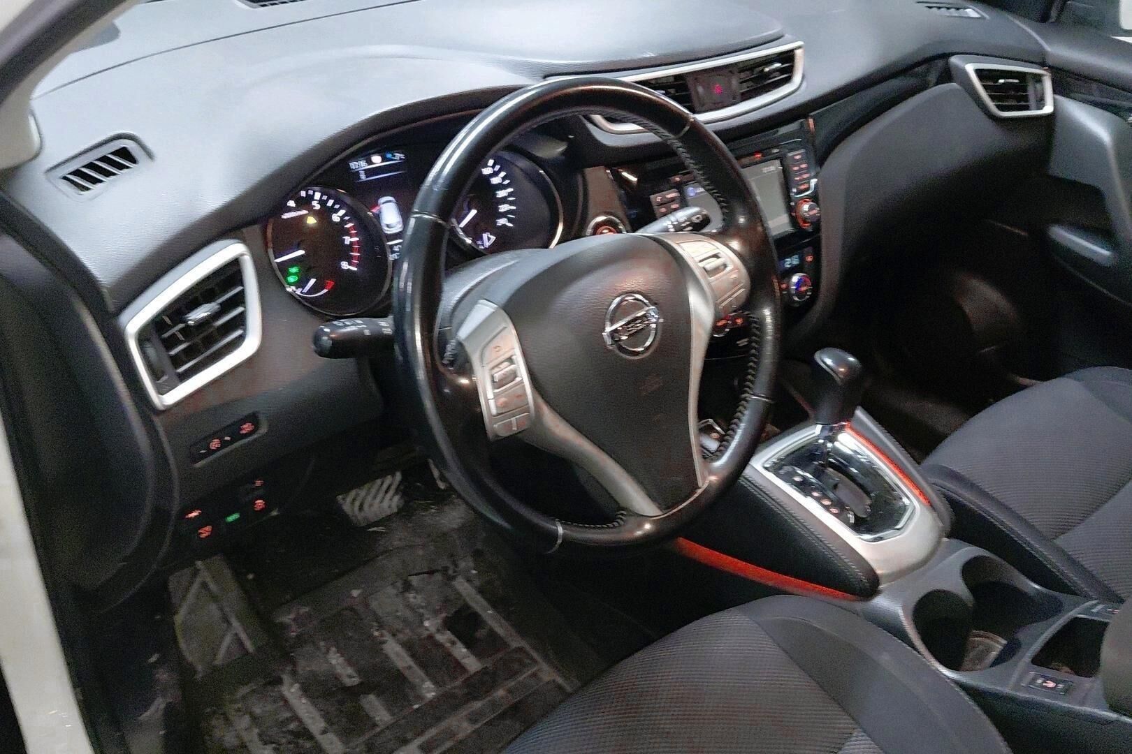 Nissan Qashqai iso kuva 1