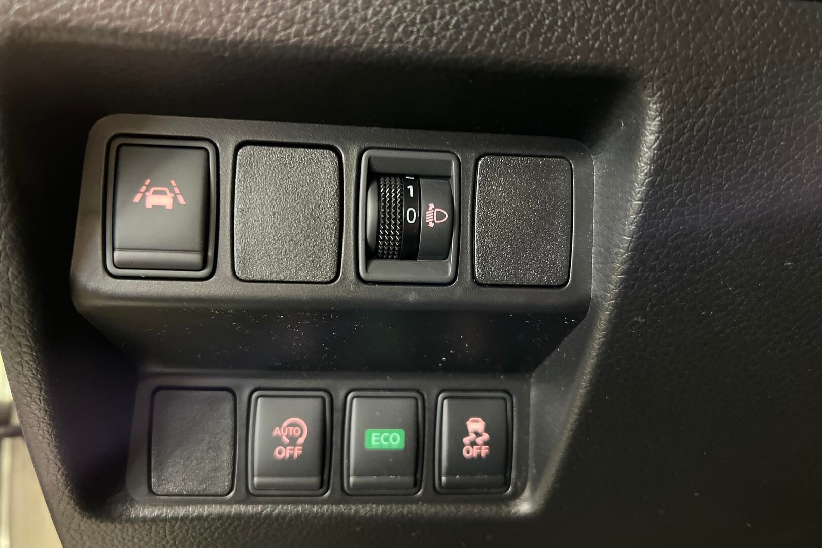 Nissan Qashqai iso kuva 14